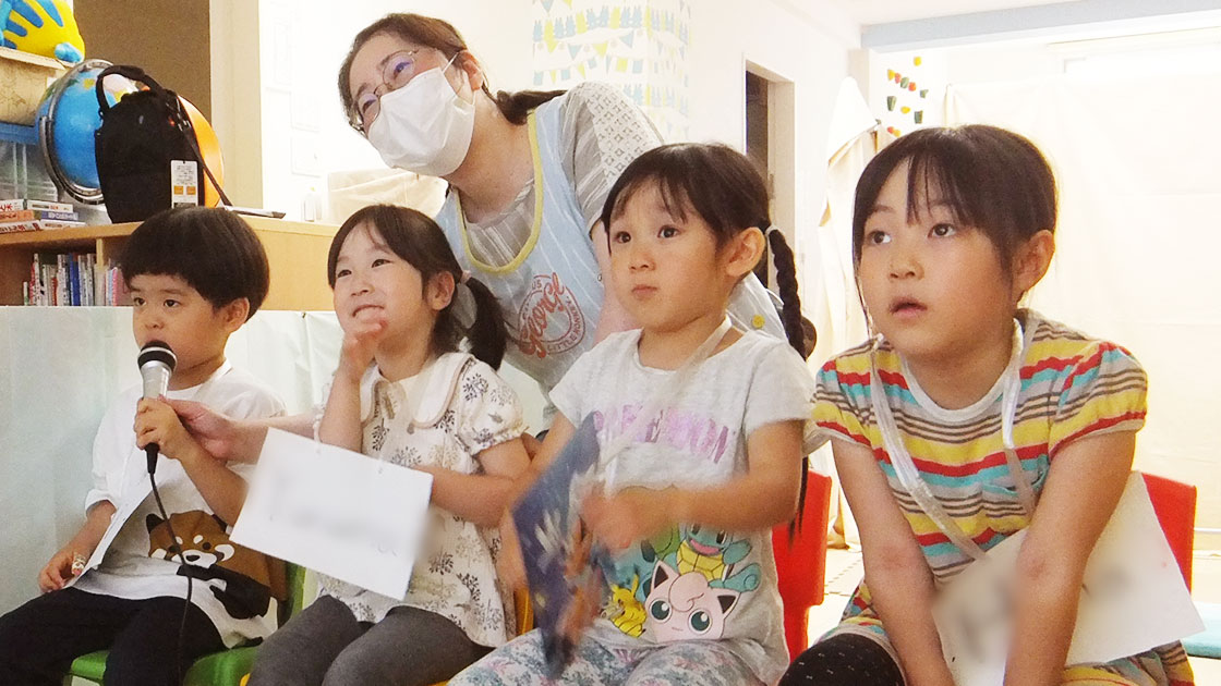 一人ずつマイクで会話